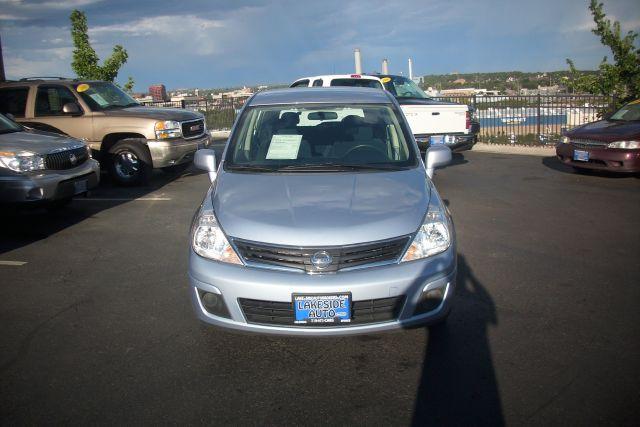 Nissan Versa 2010 photo 1