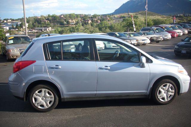 Nissan Versa 2010 photo 3