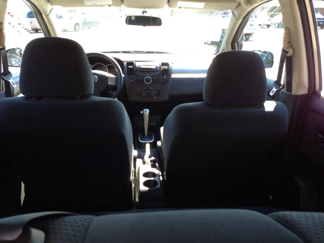 Nissan Versa 2010 photo 20