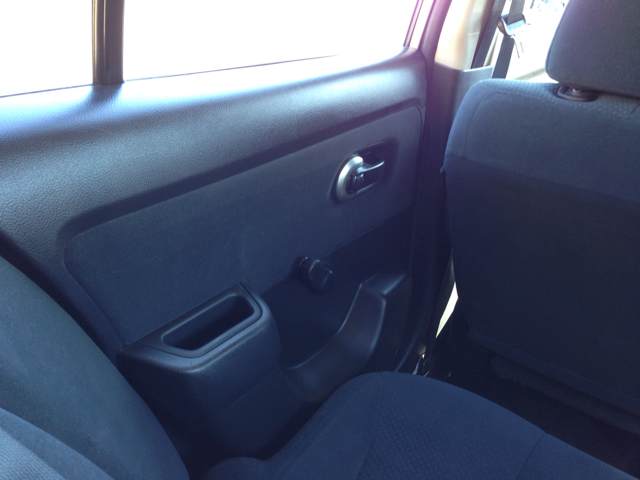 Nissan Versa 2010 photo 9