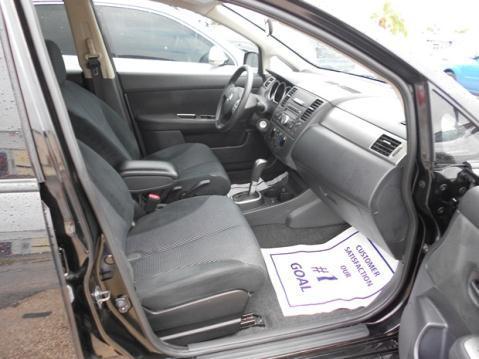 Nissan Versa 2010 photo 4