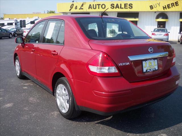 Nissan Versa 2010 photo 5