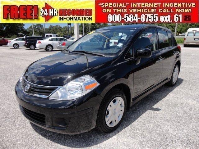 Nissan Versa SR5 E. Cab 4x4 V8 Hatchback