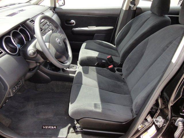 Nissan Versa 2010 photo 4