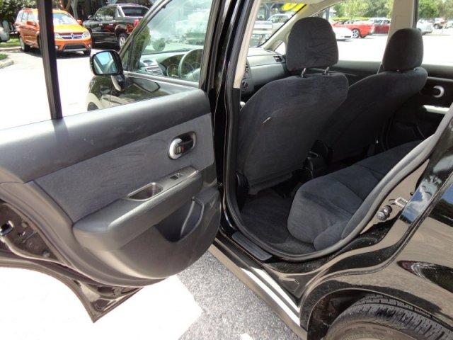 Nissan Versa 2010 photo 5