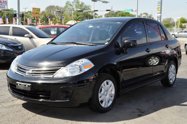 Nissan Versa 2010 photo 4