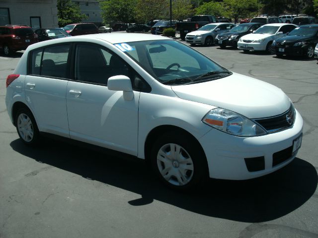 Nissan Versa 2010 photo 8