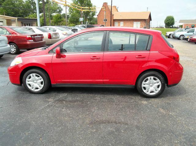 Nissan Versa 2010 photo 4