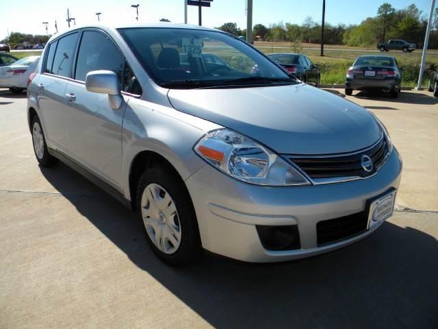 Nissan Versa 2010 photo 3