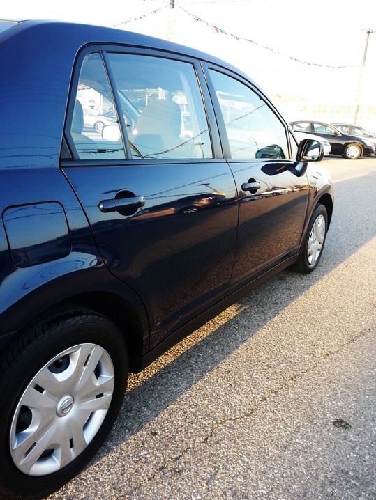 Nissan Versa 2010 photo 9