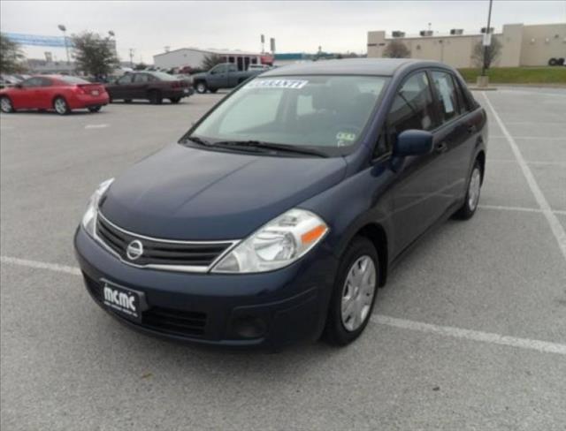 Nissan Versa 2010 photo 4