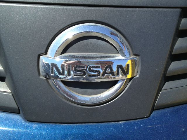 Nissan Versa 2010 photo 2