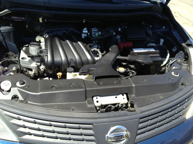 Nissan Versa 2010 photo 3