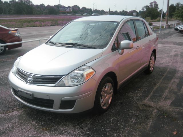 Nissan Versa 2010 photo 15