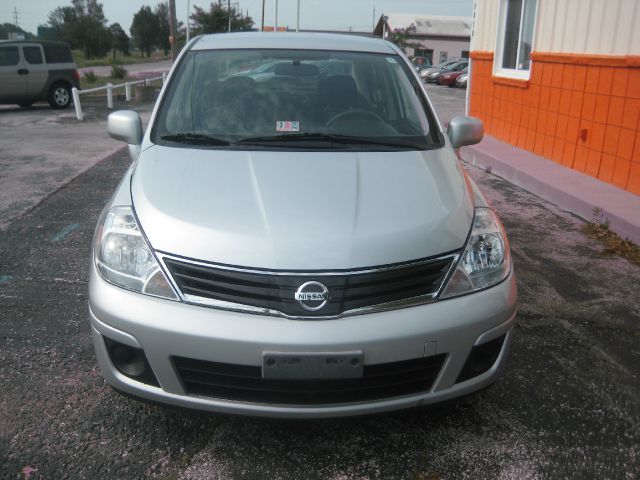 Nissan Versa 2010 photo 17