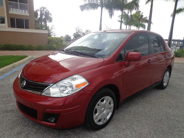 Nissan Versa 2010 photo 4