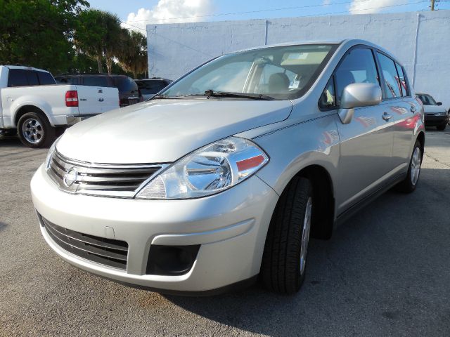 Nissan Versa 2010 photo 6