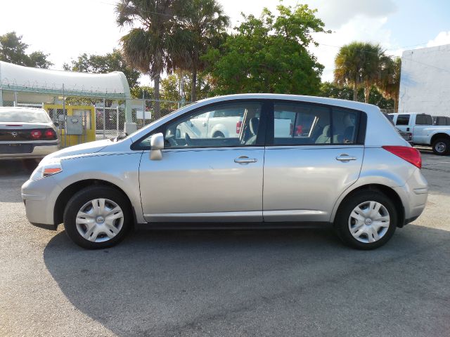 Nissan Versa 2010 photo 7