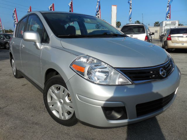 Nissan Versa 2010 photo 8