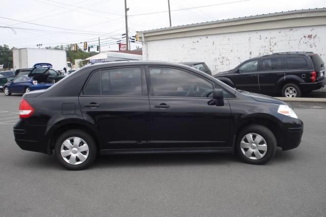 Nissan Versa 2010 photo 10