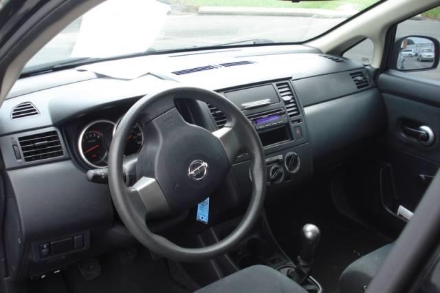 Nissan Versa 2010 photo 17