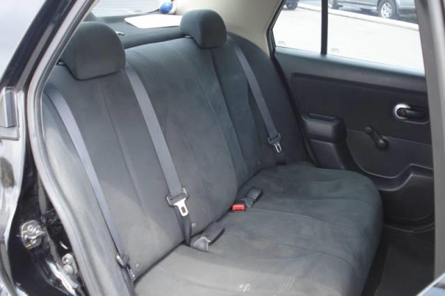 Nissan Versa 2010 photo 19