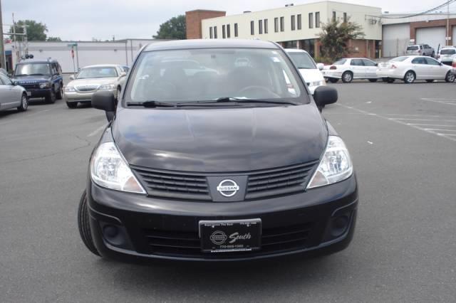 Nissan Versa 2010 photo 22