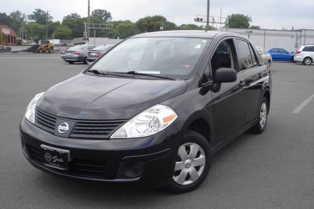 Nissan Versa 2010 photo 24