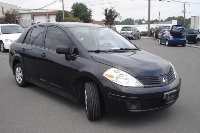 Nissan Versa 2010 photo 25