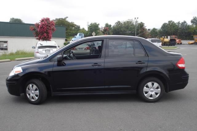 Nissan Versa 2010 photo 27