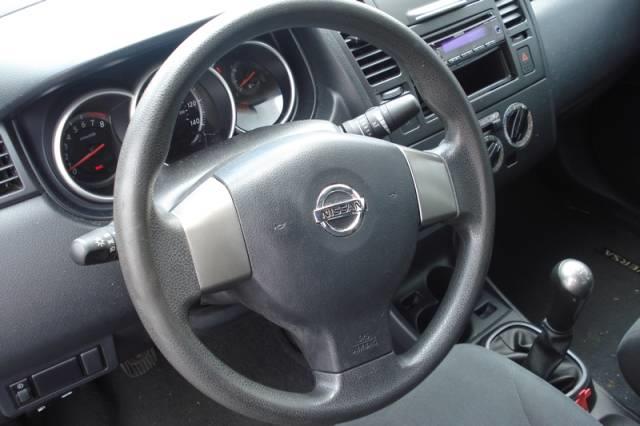 Nissan Versa 2010 photo 29