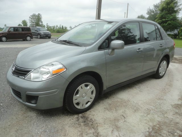 Nissan Versa 2010 photo 13