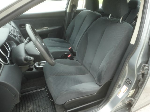 Nissan Versa 2010 photo 2