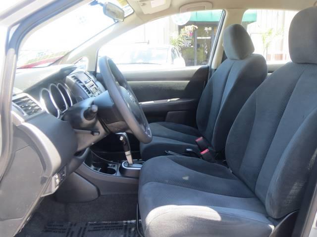 Nissan Versa 2010 photo 10