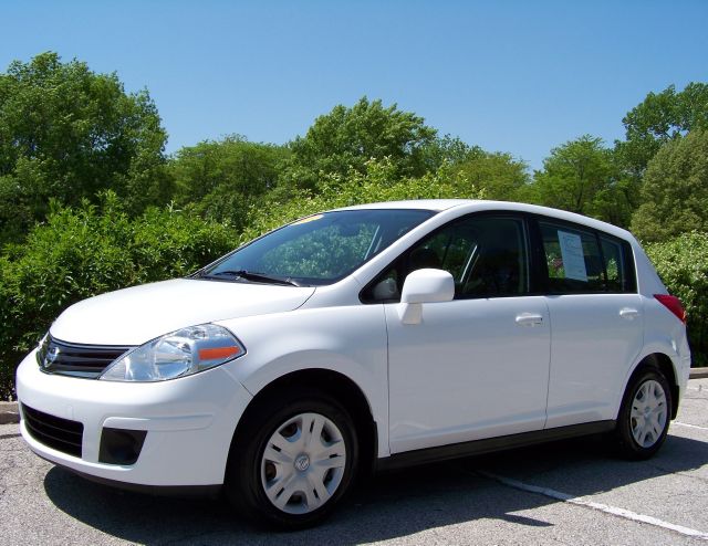 Nissan Versa 2010 photo 14