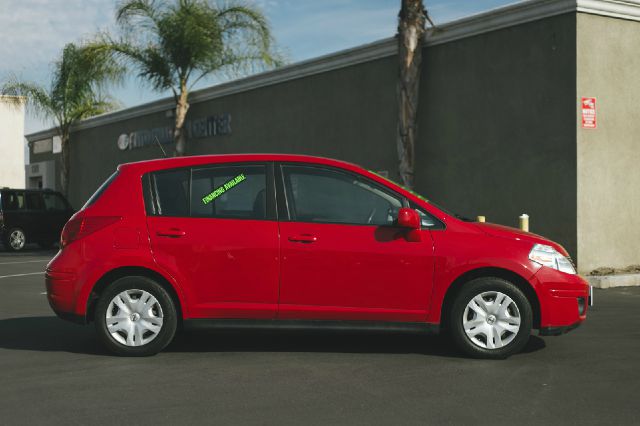 Nissan Versa 2011 photo 1