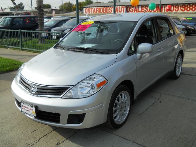 Nissan Versa 2011 photo 4