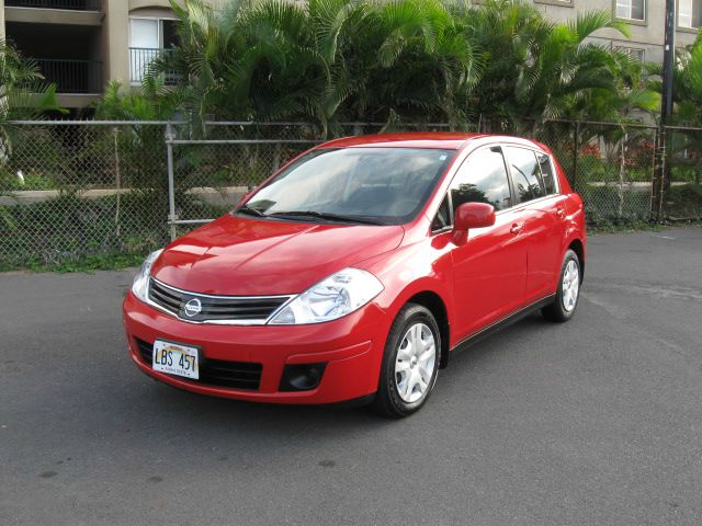 Nissan Versa 2011 photo 1