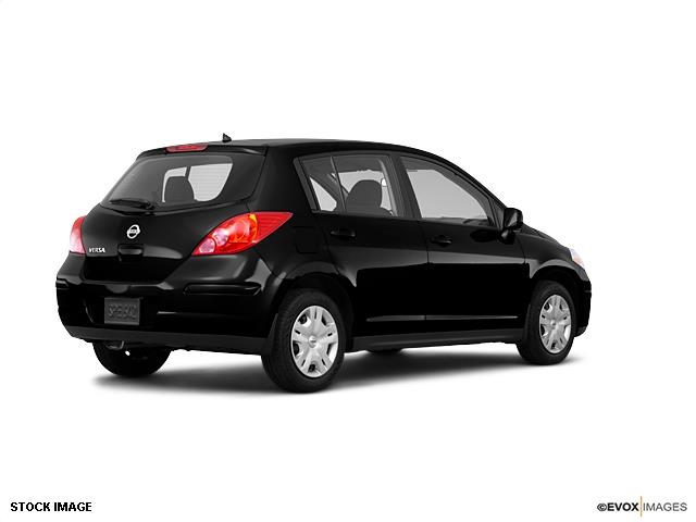 Nissan Versa 2011 photo 1