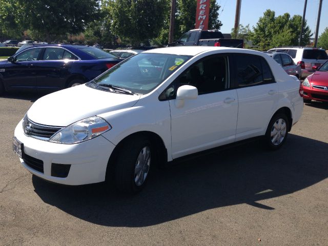 Nissan Versa 2011 photo 5