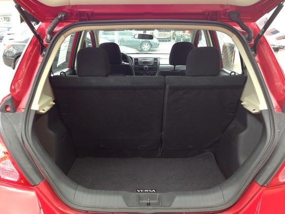 Nissan Versa 2011 photo 3