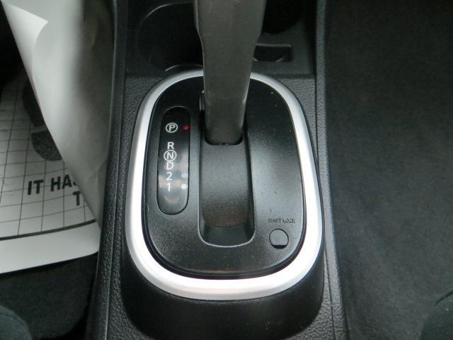 Nissan Versa 2011 photo 3