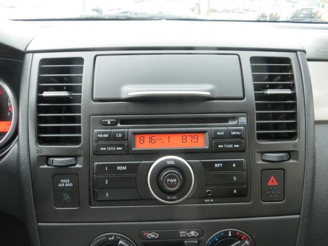 Nissan Versa 2011 photo 8