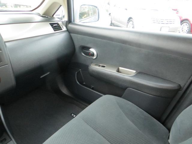 Nissan Versa 2011 photo 9