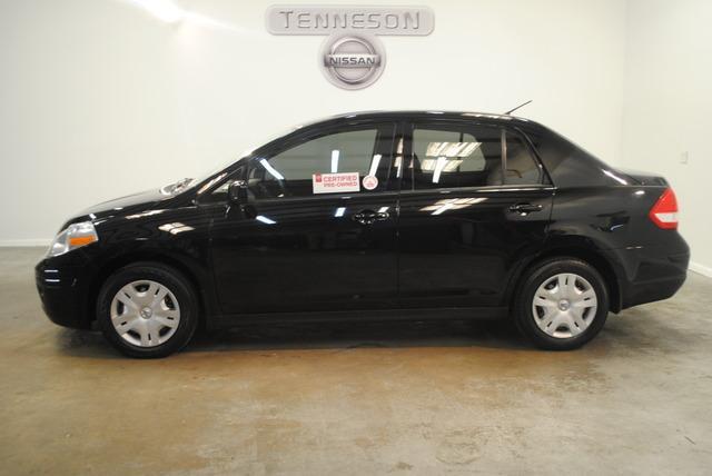 Nissan Versa 2011 photo 1