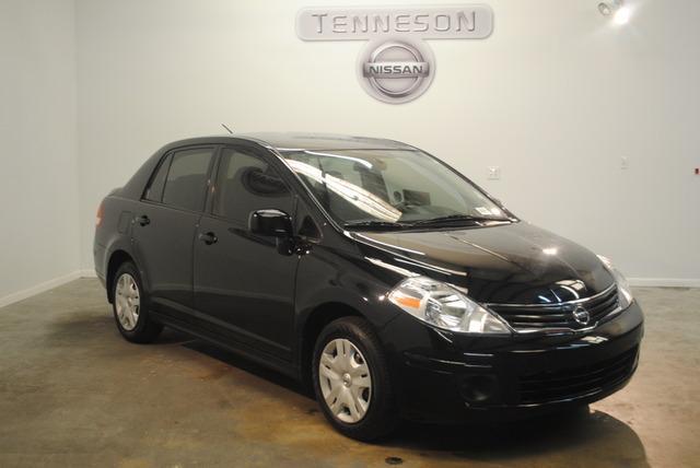 Nissan Versa 2011 photo 3