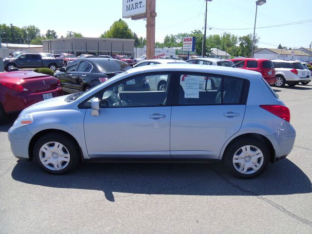 Nissan Versa 2011 photo 4