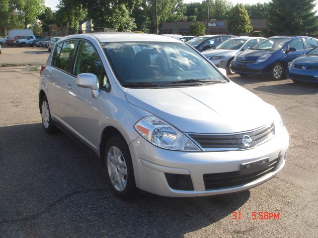 Nissan Versa 2011 photo 4