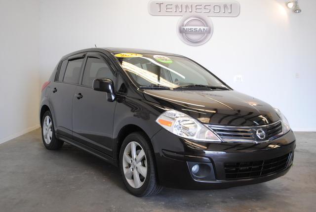 Nissan Versa 2011 photo 1