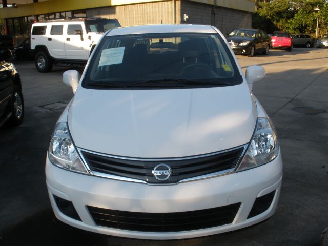 Nissan Versa 2011 photo 1